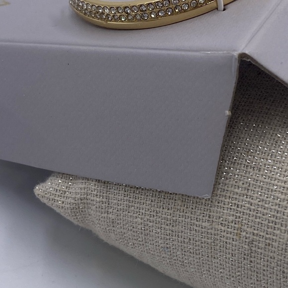 Vince Camuto Gold Tone Pretty Pave Slider Bracelet Bolo Closure - Picture 8 of 13